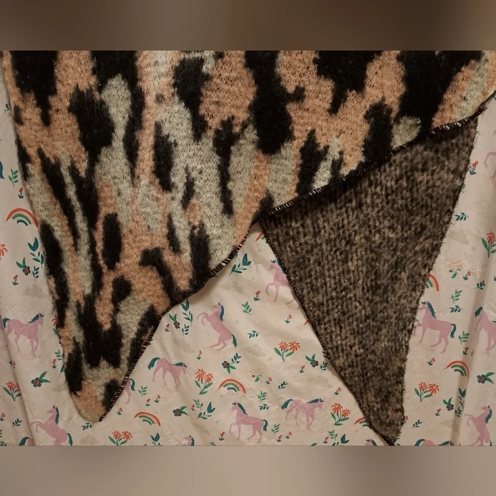 NWT Y2K Fadivo Pink & Black Leopard Fuzzy Reverse Asymetric Casual Winter Scarf